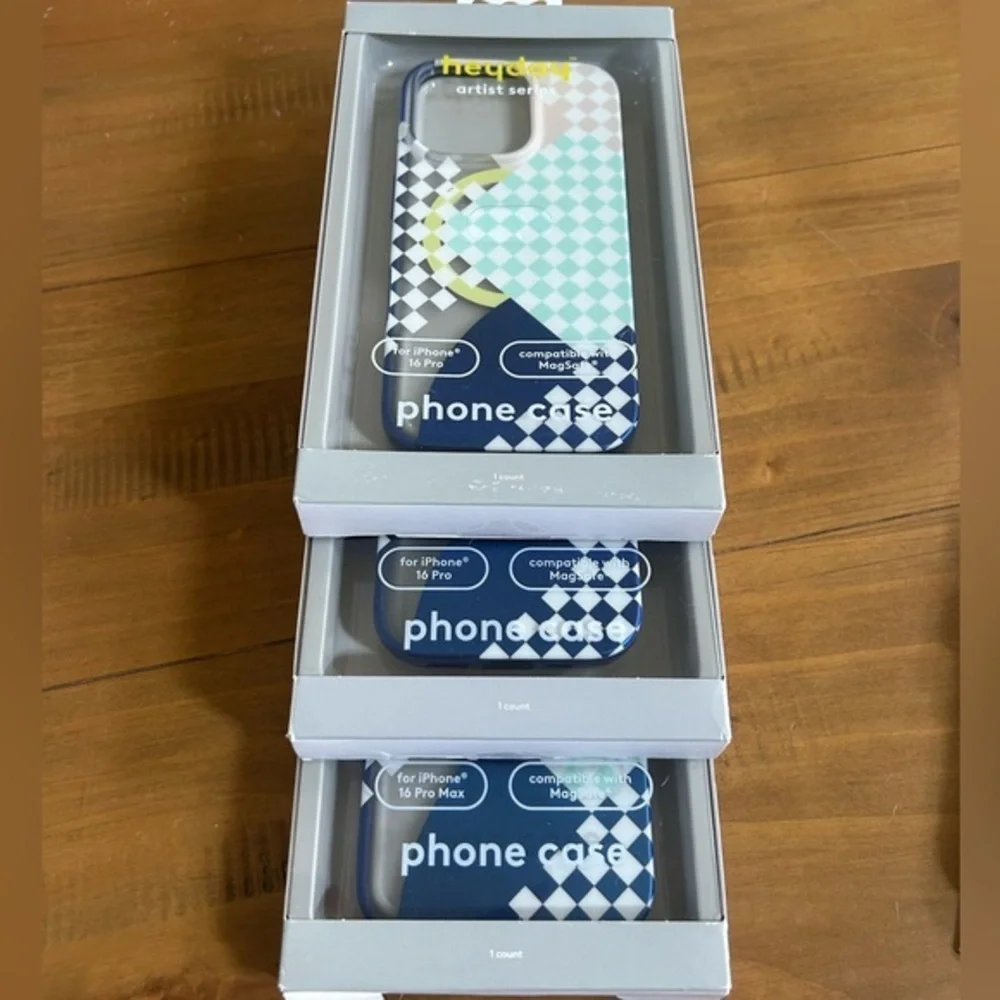NWT heyday Navy and Mint Geometric Phone Case